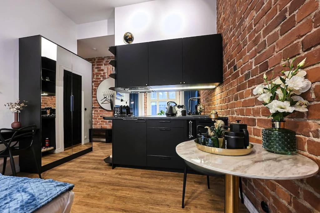 Urban-Glam City Centre Studio With A Gym And Terrace Tallinn Exterior photo