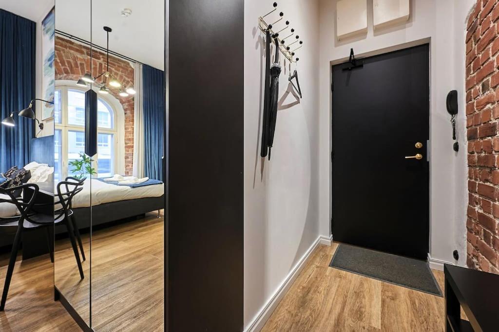 Urban-Glam City Centre Studio With A Gym And Terrace Tallinn Exterior photo